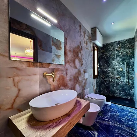 Mirror Luxury * מונטה קטיני טרמה