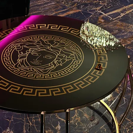 Mirror Luxury 아파트