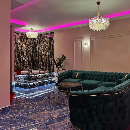 Mirror Luxury Lejlighed *