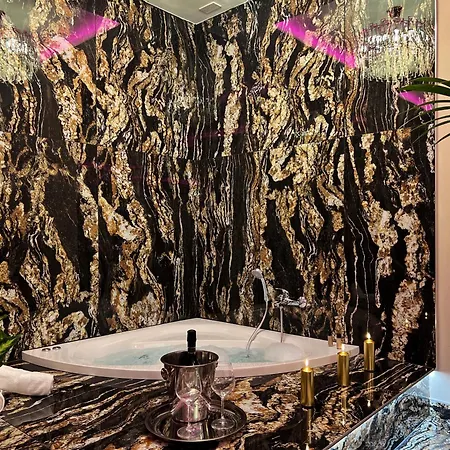 Mirror Luxury