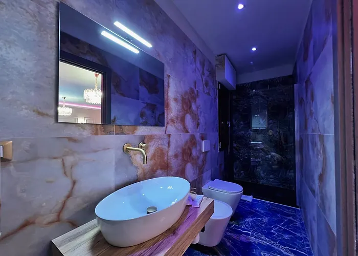 Mirror Luxury 아파트