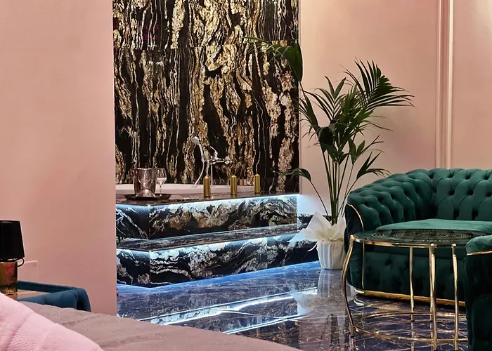 Mirror Luxury 아파트