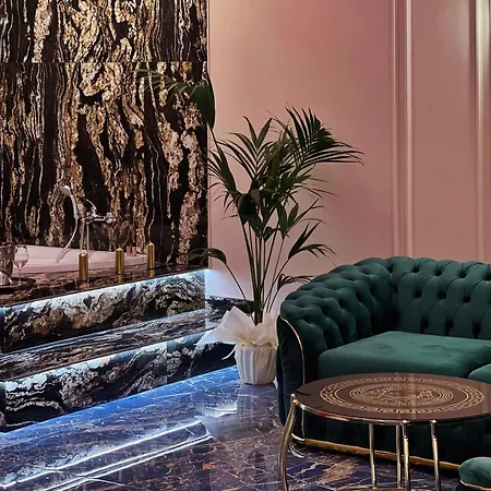 Mirror Luxury Apartment *