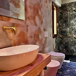 Mirror Luxury Lejlighed *